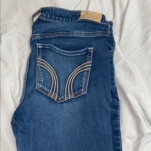 *GOOD CONDITION* Hollister dark wash jeans